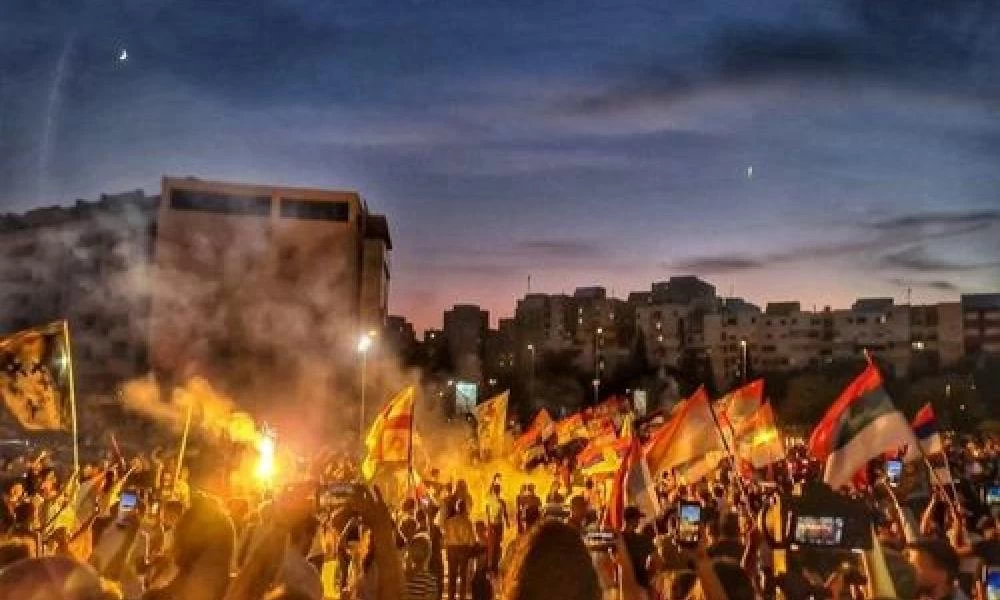 Βράζει το Μαυροβούνιο: Χιλιάδες πιστοί στους δρόμους μια εβδομάδα πριν τις εκλογές